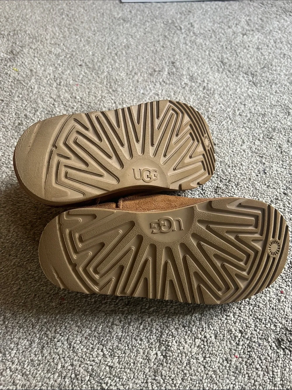 UGG Classic Slipper Chestnut Suede Shearling Kids Size 3